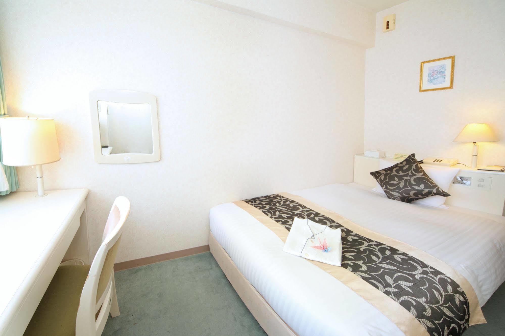 Hotel Chatelet Inn Киото Экстерьер фото